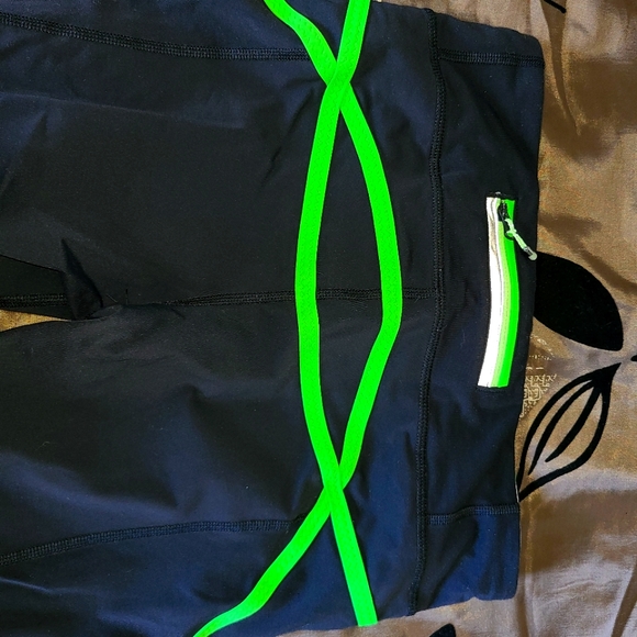 Lululemon capris - Picture 5 of 6